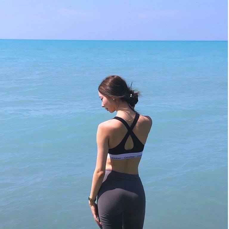 Set Áo Ngực Thể Thao Không Gọng + Quần Lót Cùng Hoạ Tiết