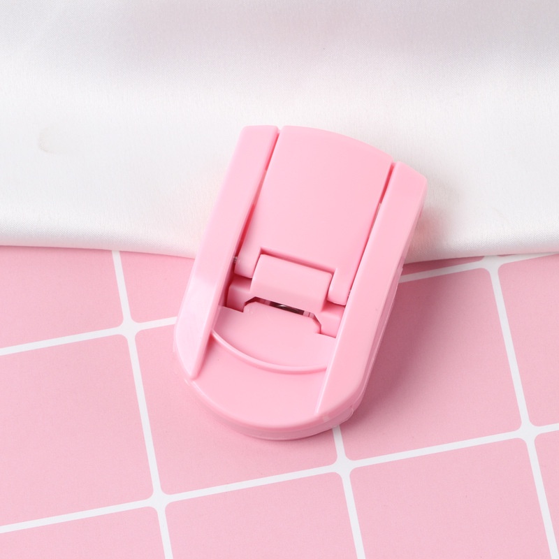 Dụng cụ bấm mi kèm 2 đệm nhựa đơn giản dễ sử dụng cho nữ OT06