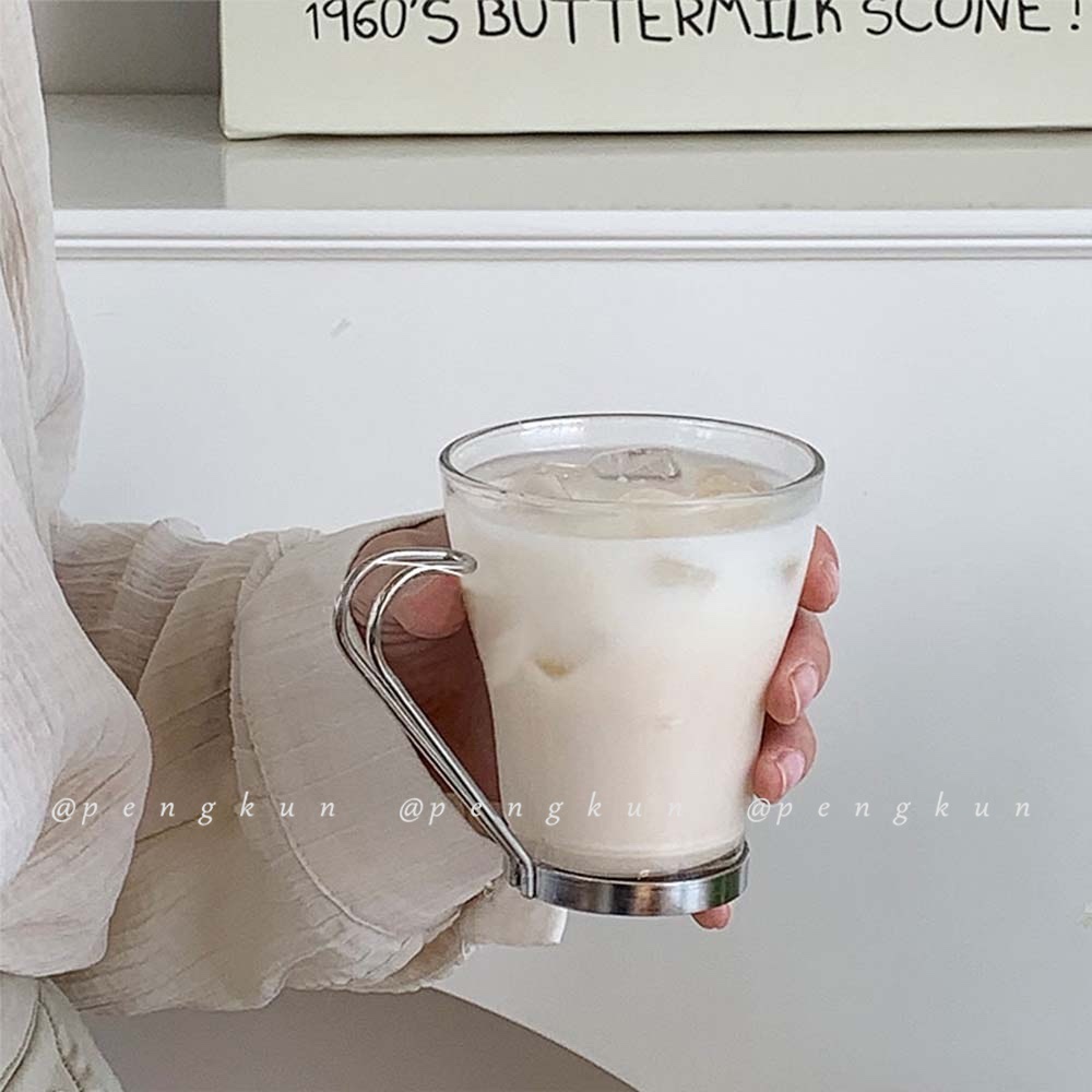 Cốc Uống Nước Bằng Thép Không Gỉ Chịu Nhiệt Có Tay Cầm Bằng Kim Loại Phong Cách Mỹ