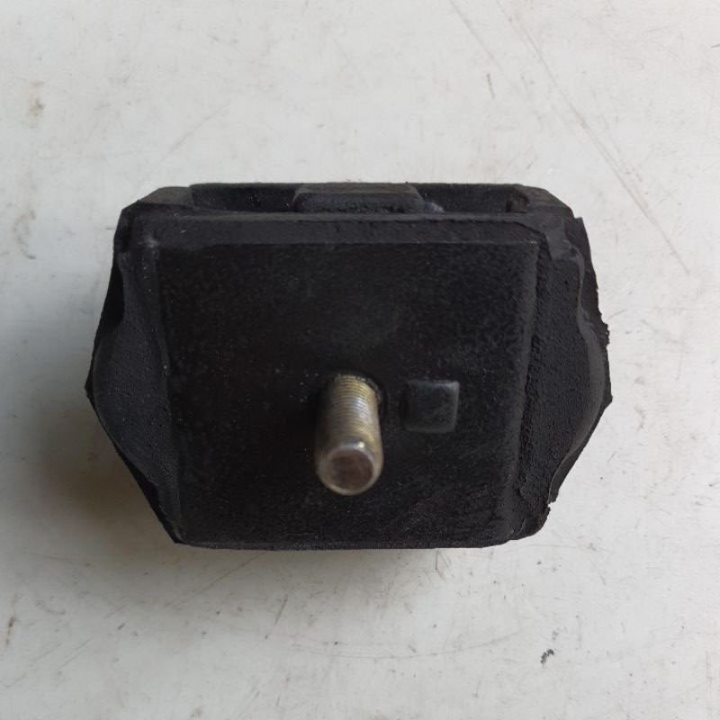 Cao su chân hộp số ô tô tải KIA 1,4 tấn