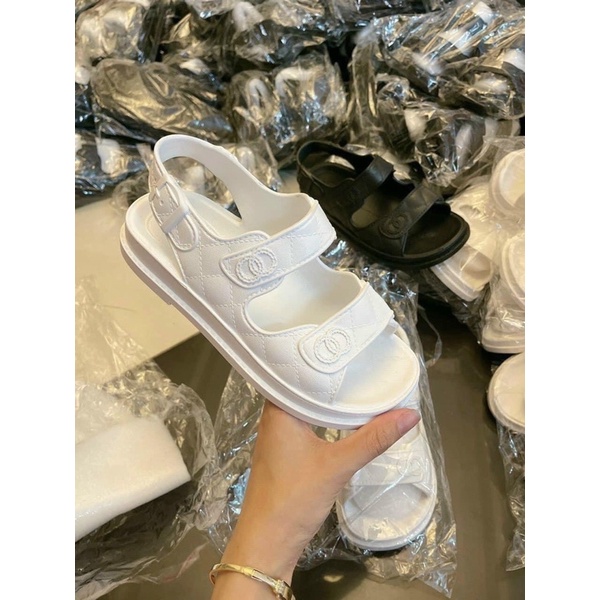 Giày Sandal nhựa nữ khóa cài 2 quai ngang logo đi học đi biển chống nước chống trơn - SD003