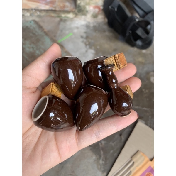 Cóng khuyên kèm tai