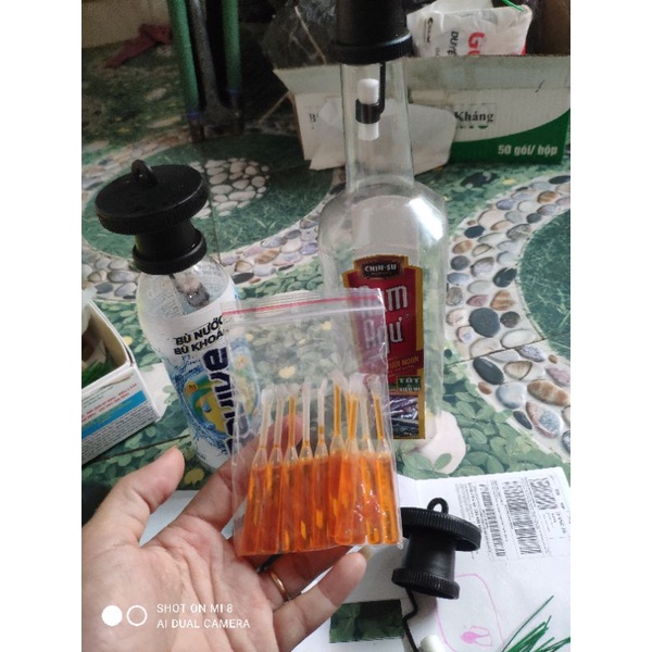 1 mồi dẫn dụ ruồi vàng