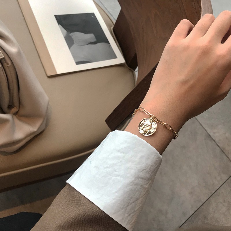 Vòng tay họa tiết hình tròn dập khắc phong cách cổ điển VT51