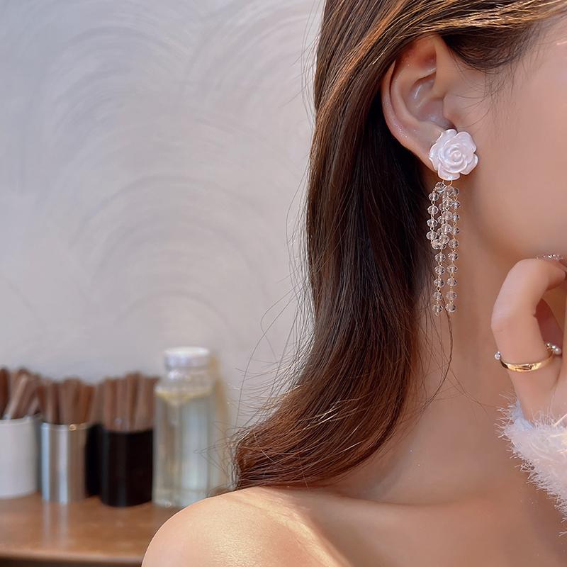 Bông tai hoa hồng màu trắng dãy pha lê thanh khiết BT286