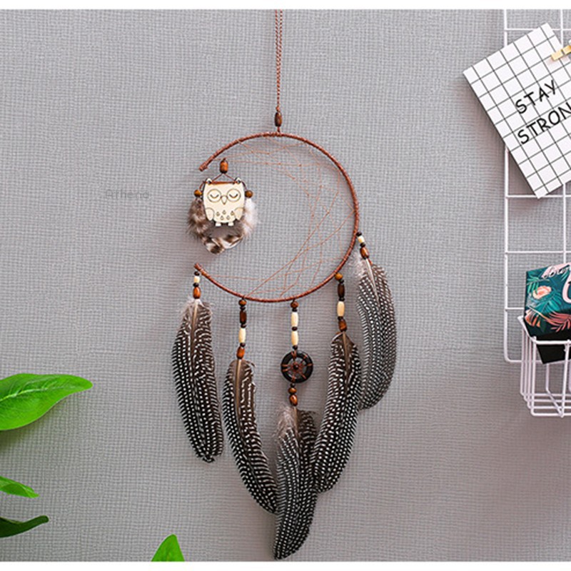 Dreamcatcher kiểu trăng khuyết đường kính 16cm gắn lông vũ dài 58cm kiểu dáng đẹp mắt gắn hình chim cú bằng gỗ