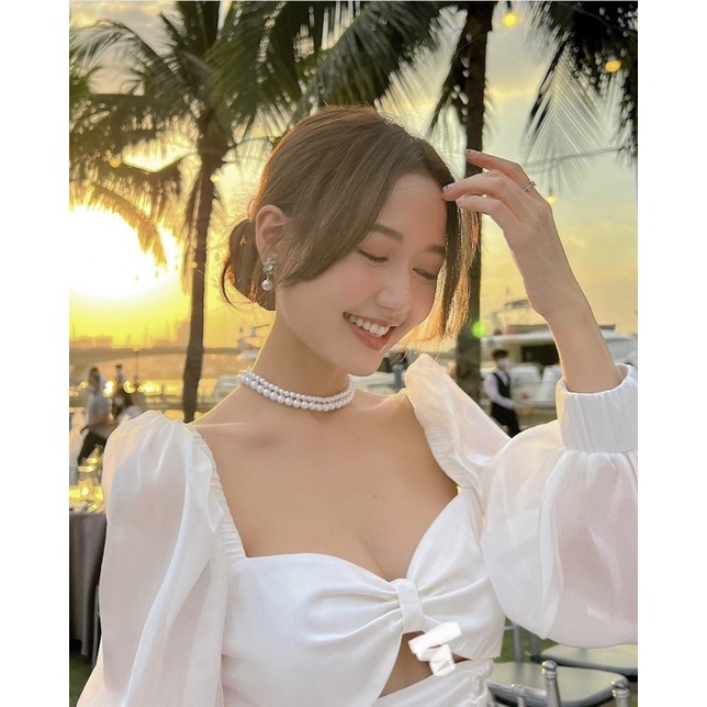 ĐẦM BODY TRẮNG CUT OUT NGỰC NHÚN TAY KHÚC PHỒNG