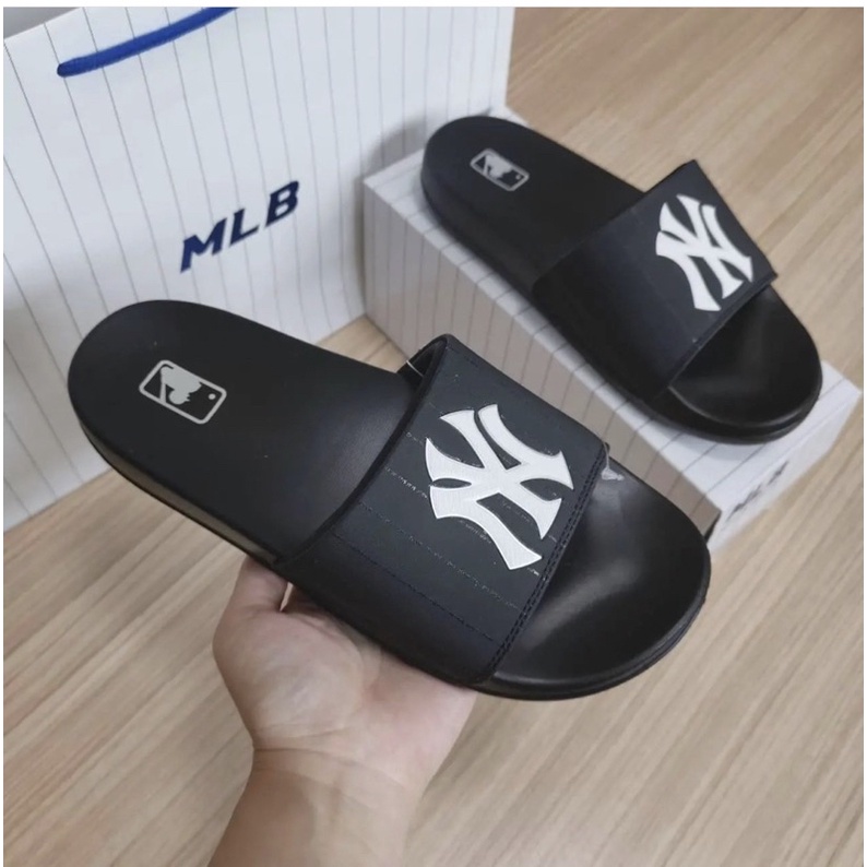 Dép mound MLB