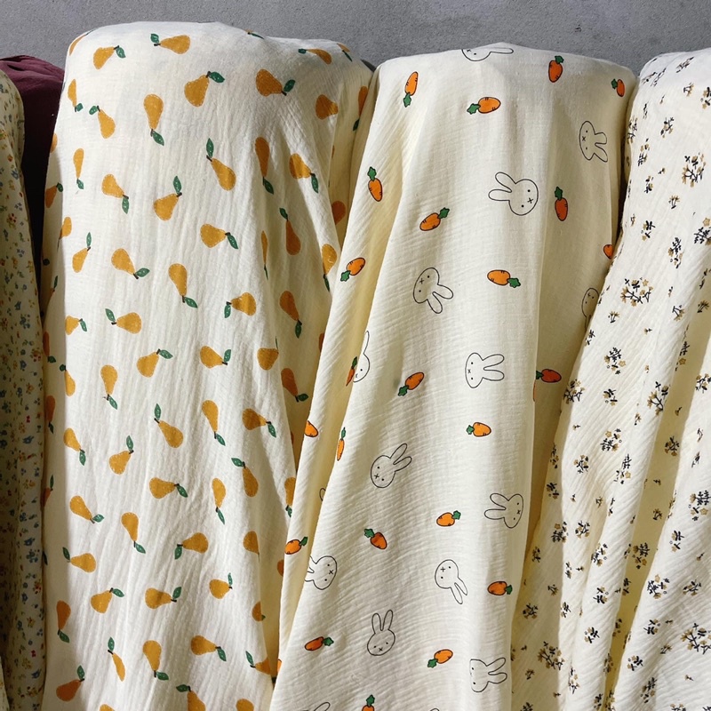 Vải xô muslin quả lê vàng nền be siêu xinh