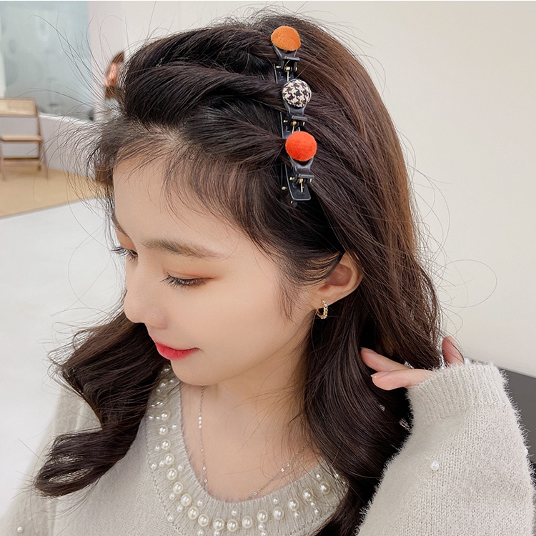 Kẹp Tóc Mỏ Vịt Đính Bóng Lông Dễ Thương Cho Nữ