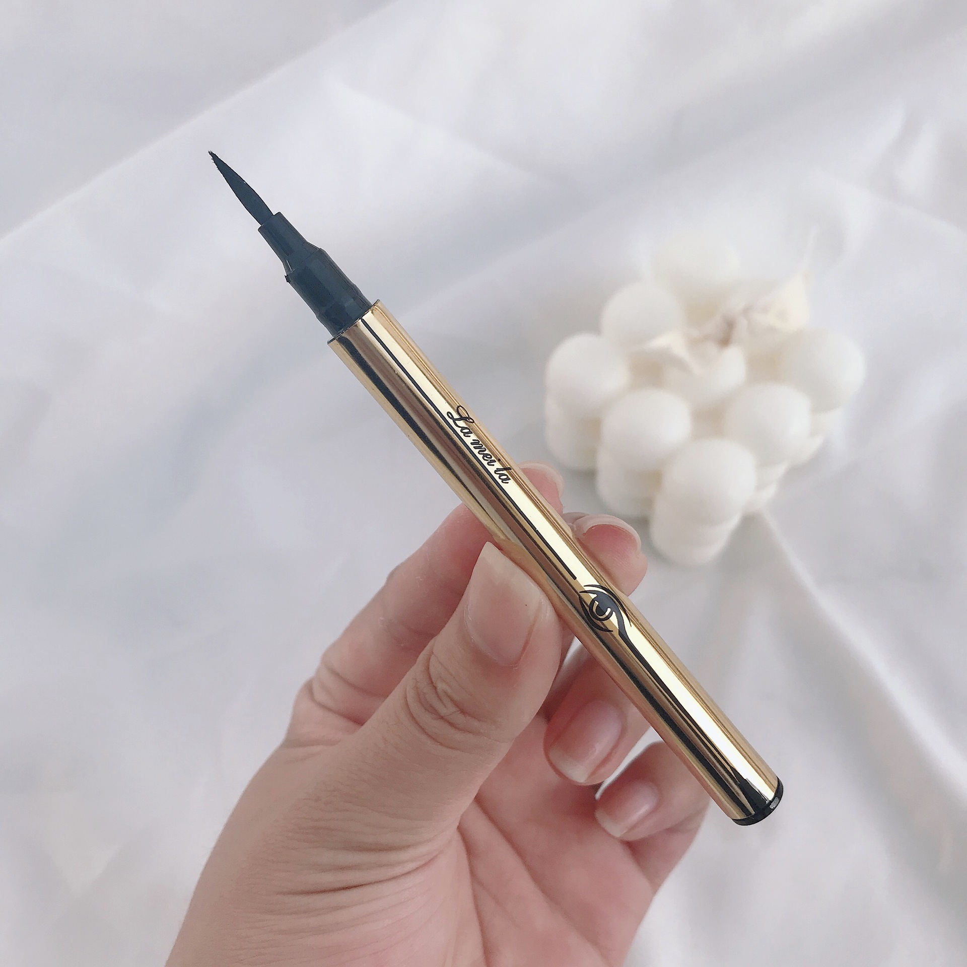 Bút Kẻ Mắt Dạng Lỏng Chống Thấm Nước Nhanh Khô Không Gây Khó Chịu | BigBuy360 - bigbuy360.vn