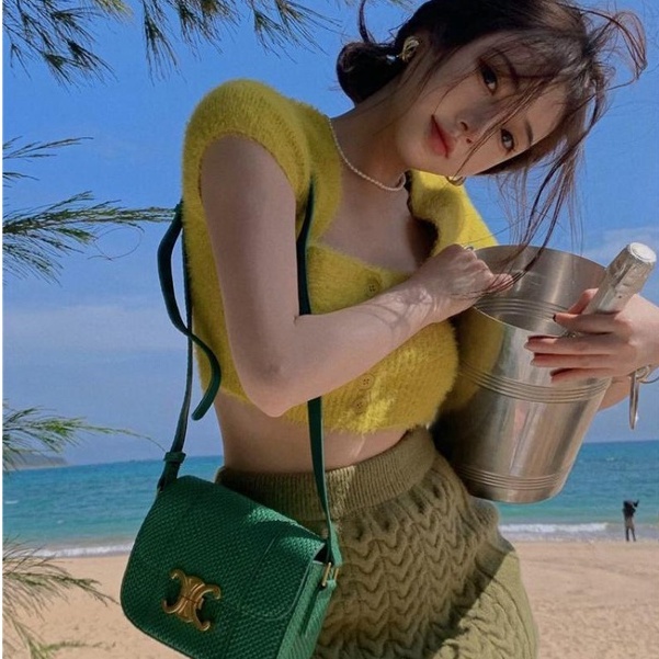 Set áo thun ngắn tay cổ vuông và chân váy dệt kim MURIOKI phong cách quyến rũ thời trang cho nữ