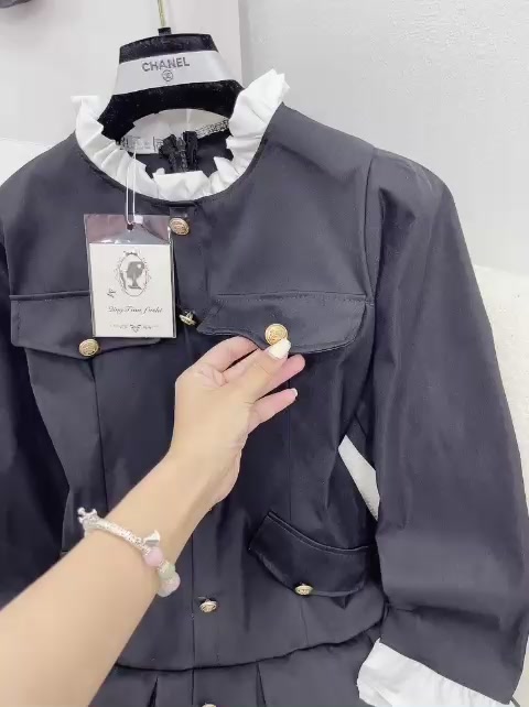 ( Váy có lót quần trong): Váy Tiểu Thư Cúc Đồng Phối Bèo Trắng, Xếp Ly Xòe Dày Dặn,Có Quần Váy Sang Chảnh V.2 LOLLAYE | BigBuy360 - bigbuy360.vn