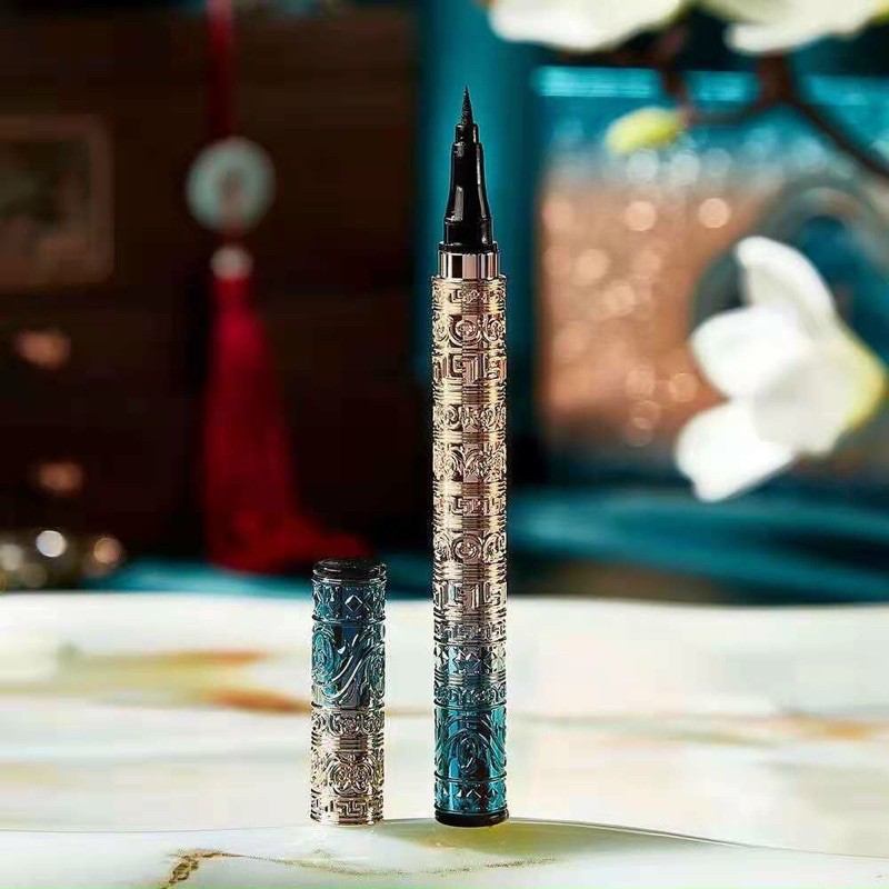 Bộ Trang Điểm Họa Tiết Hình Con Bướm Màu Xanh, Huyền Bí và Sang Trọng gồm 4 món Trang Điểm rất Tinh Tế | BigBuy360 - bigbuy360.vn