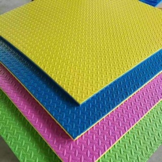 Combo thảm xốp cao su nhập khẩu dày 2cm dùng cho khu vui chơi trẻ em KT 100 x 100 cm