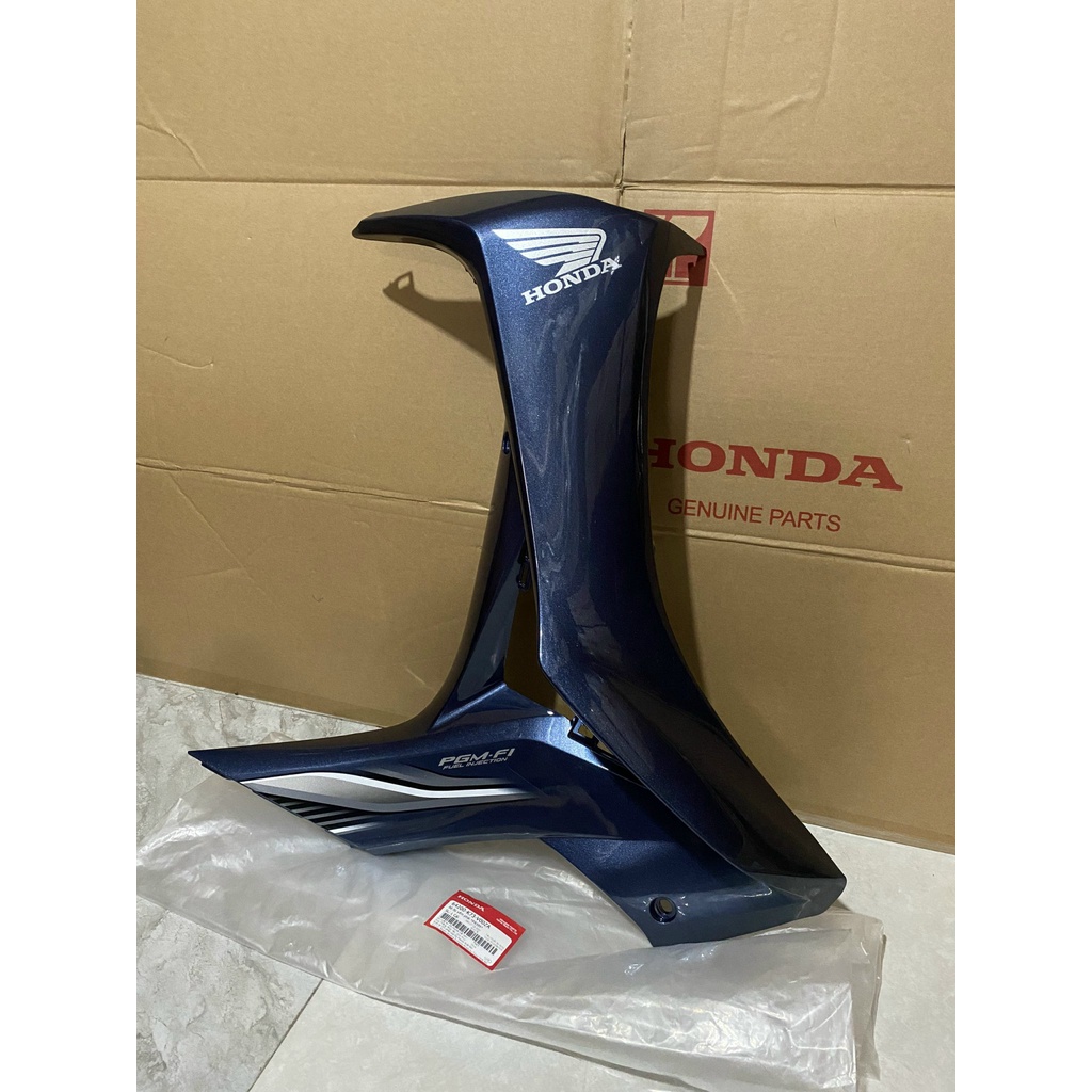 Bộ ốp yếm phải HONDA FUTURE125 năm 2016 màu Xanh.