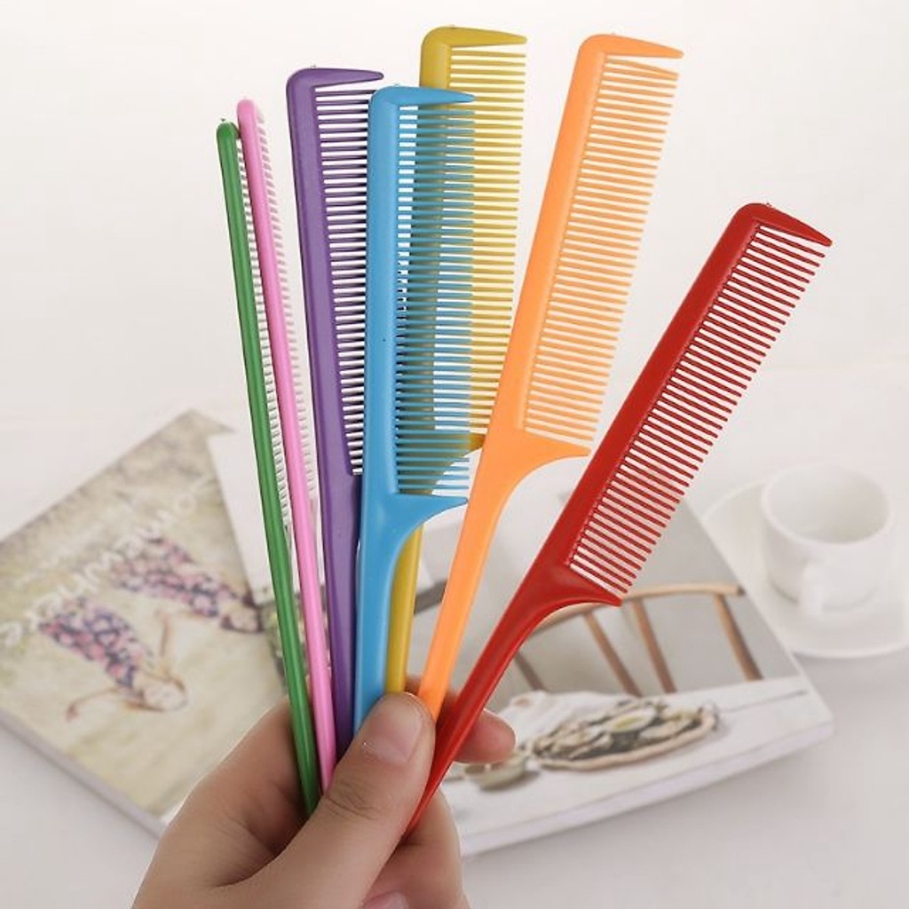 Lược Nhọn Rẽ Ngôi Siêu cute(màu ngẫu nhiên)
