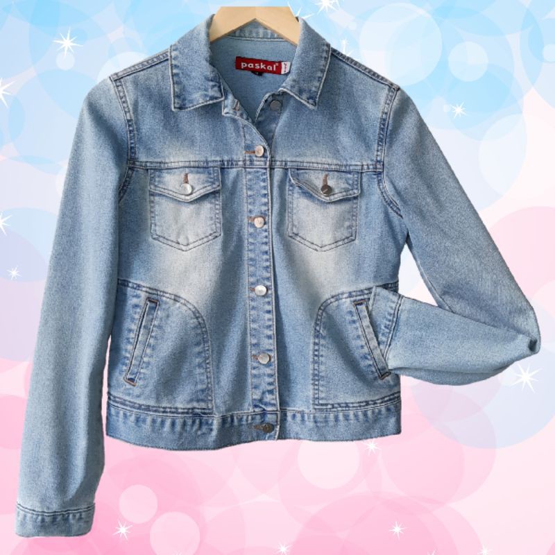 Áo khoác jeans nữ PASCAL (L4) size S Hàn Quốc tay dài cổ sơmi nhiều túi, đóng nút kim loại xinh xắn