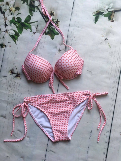 Bikini hai mảnh họa tiết hoa lá cột chéo sexy