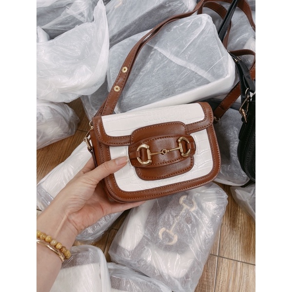 Túi hà hồ sz 18 , da rắn , dây điều chỉnh độ dài