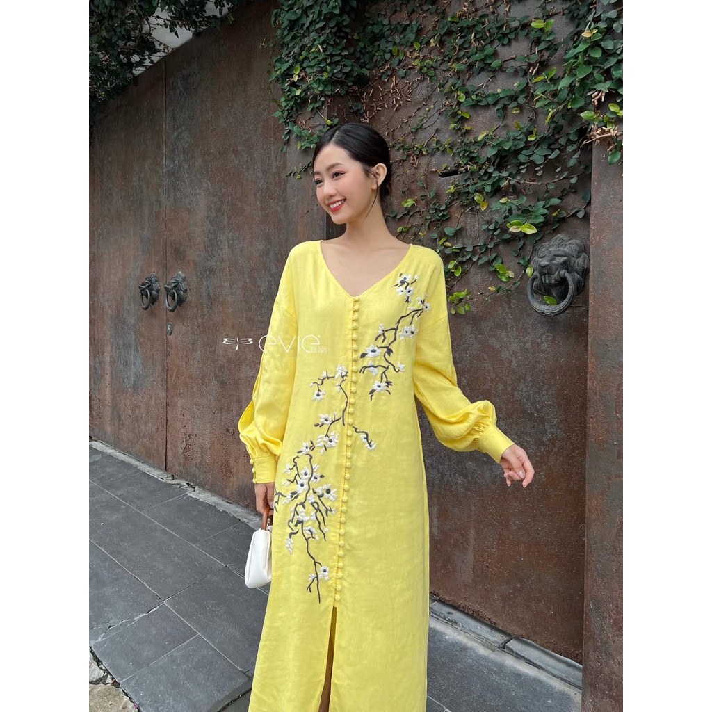 Đầm Evie Sayla_vàng thêu hoa trắng vai