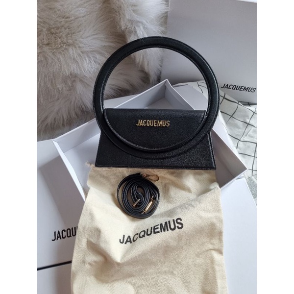 túi #jacquemus quai tròn le sac siêu hot ạ có hộp