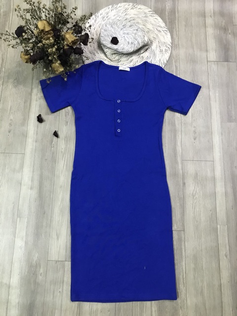 Đầm váy body tay ngắn cổ trụ nút bấm | BigBuy360 - bigbuy360.vn
