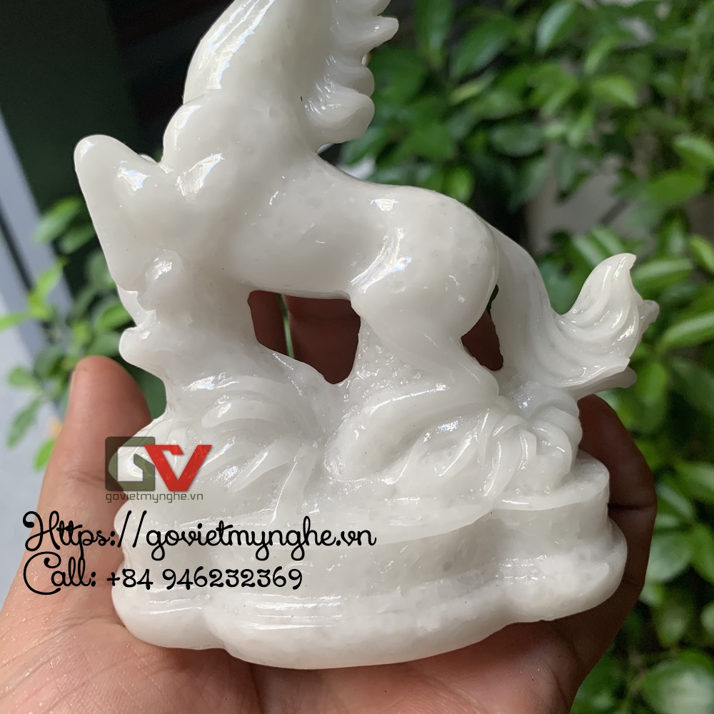 Tượng linh vật phong thủy con Ngựa trang trí phong thủy bàn làm việc- Cao 12cm - Màu trắng đá non nước