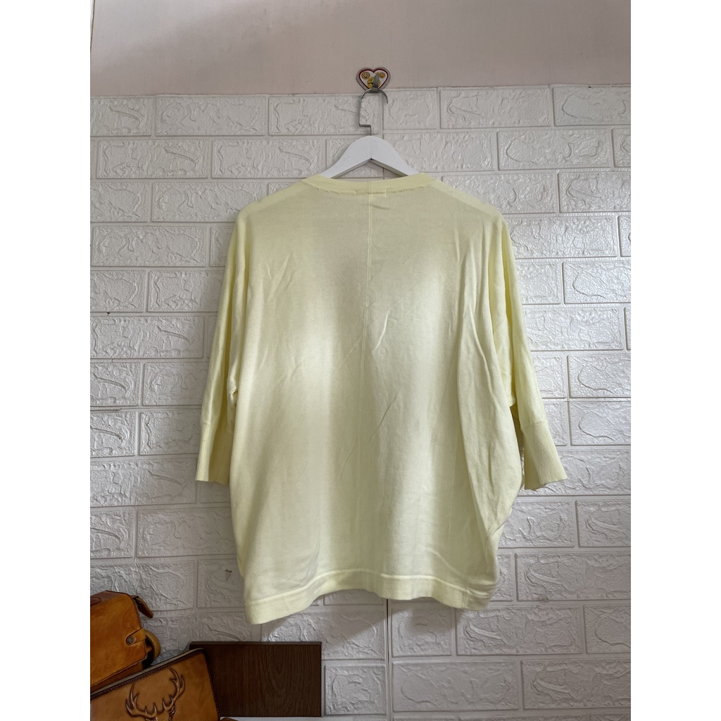 Áo khoác len cánh dơi vàng chanh