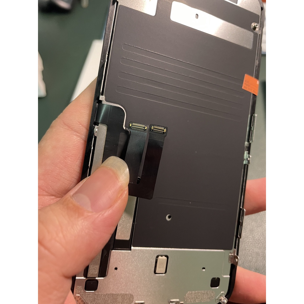 Màn hình thay thế 11 zin ép kính tặng kèm bộ sửa tự thay thế.