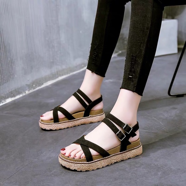 Giày sandals đế bánh mì mẫu đẹp 2020