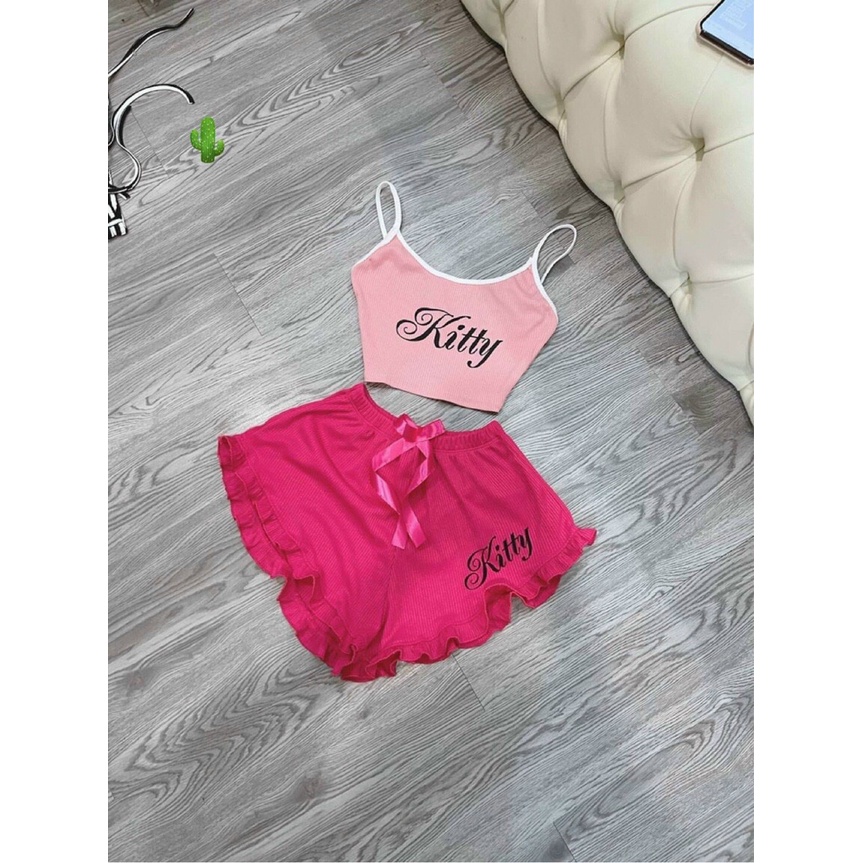 Sét Bộ Thể Thao Áo Hai Dây Kết Hợp Quần Thun Ngắn In Chữ Kitty Đáng Yêu TTPK0322