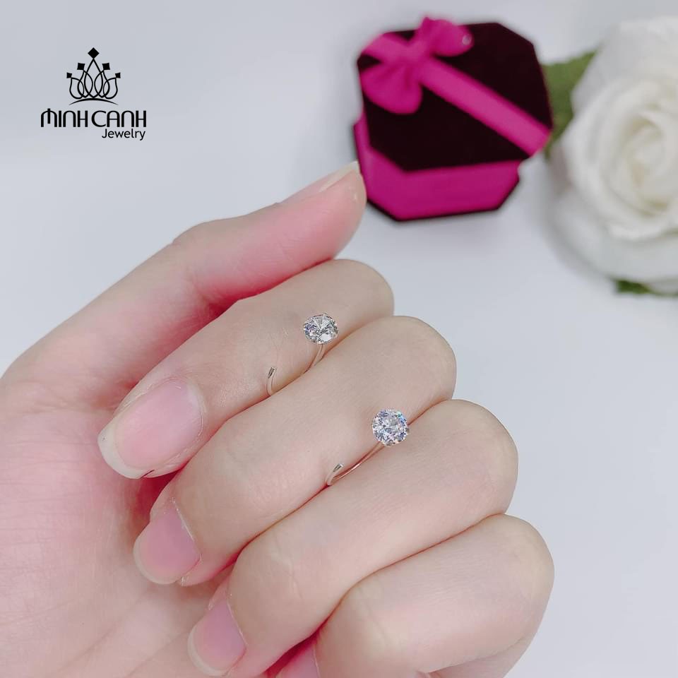 Khuyên Tai Bạc Cong Đính Đá - Minh Canh Jewelry