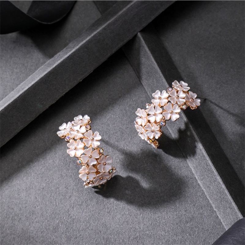 Khuyên tai PINKDUDU PD401 dáng chữ C đính hoa nhỏ phong cách Hàn Quốc thời trang cho nữ