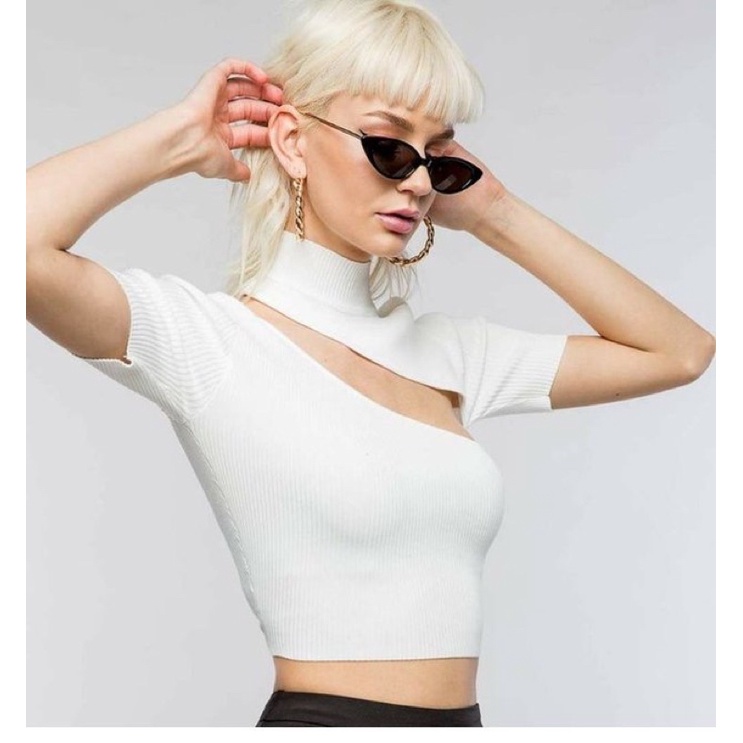 (có sẵn) Áo thun gân cutout - Cutout Tee - Freesize (trắng-đen) | BigBuy360 - bigbuy360.vn