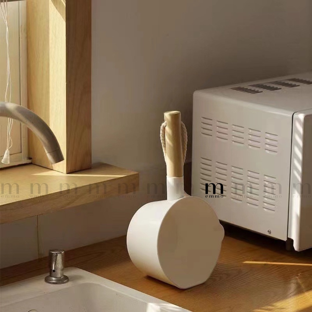 GÁO MÚC NƯỚC TAY CẦM BẰNG GỖ  EMMO - WASHAM