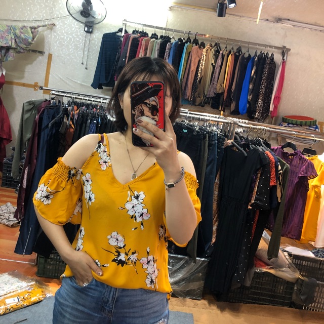 Áo voan khoét vai hoa nữ