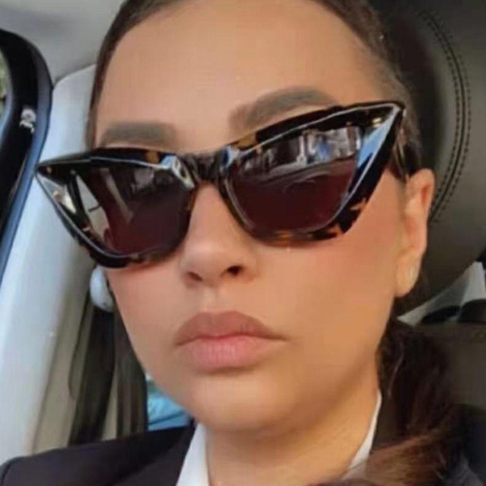 VANES1 Kính Mát Mắt Mèo Tròng Tam Giác Màu Sắc Retro Chống Tia UV400 Cho Nữ