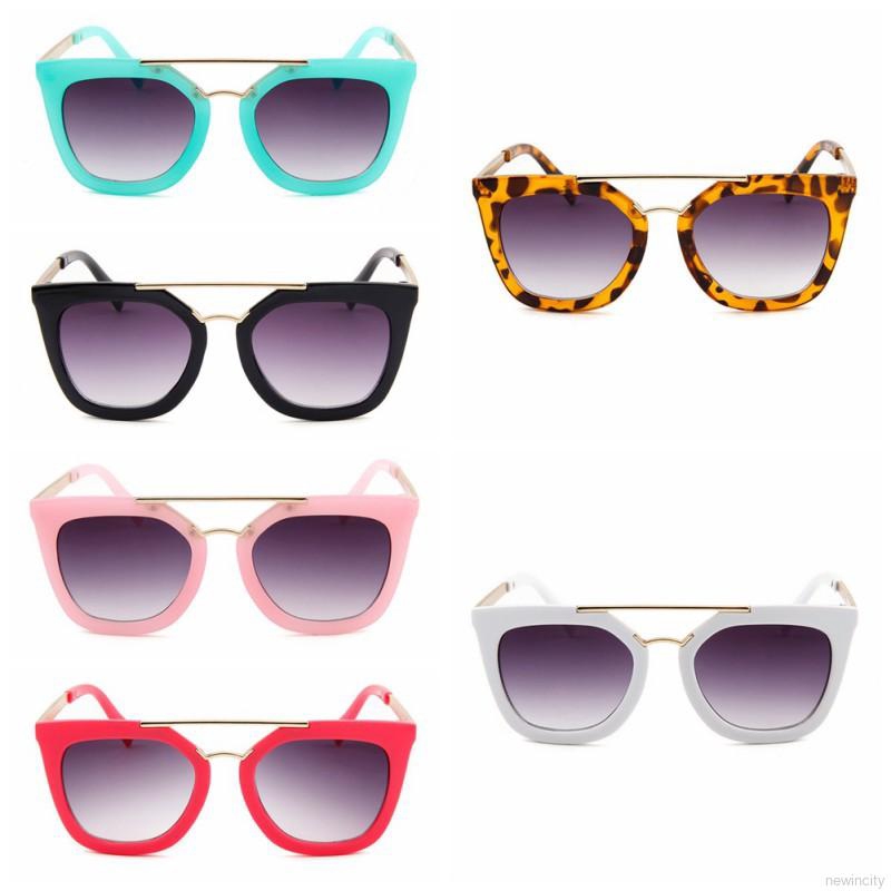 Kính mát gọng kim loại dễ thương cho bé