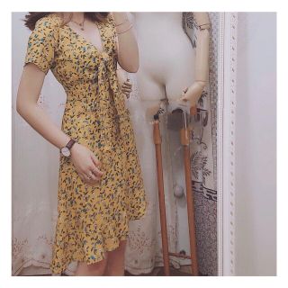 VÁY ĐẦM HOA NHÍ CỘT NƠ NGỰC