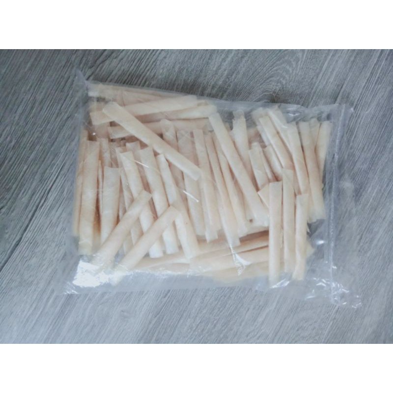 Vỏ ram Hà Tĩnh cuốn sẵn dùng để chiên giòn ăn kèm món cuốn, nem nướng Nha Trang