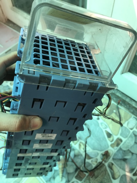 Quạt sunon 12v 5.6w 0.5A , vuông 10cm có thể lắp ghép và có bảo vệ