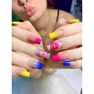 sticker nước đôi môi trang trí móng tay