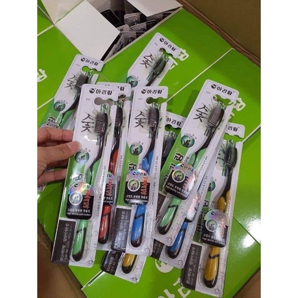 Bàn chải đánh răng than tre