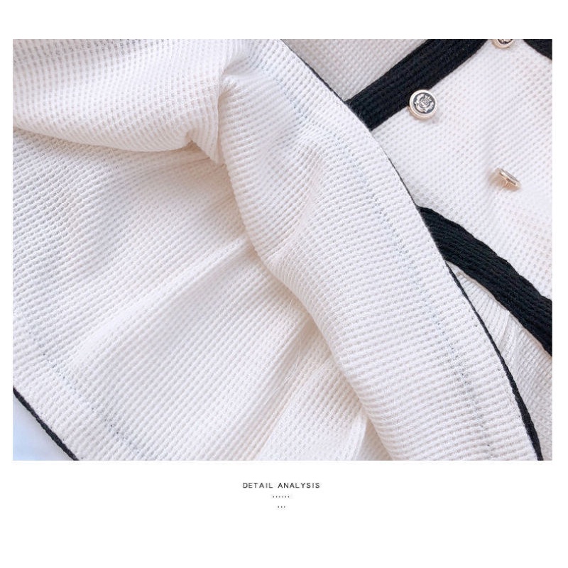 Bộ quần áo thời trang xuân thu xinh xắn cho bé