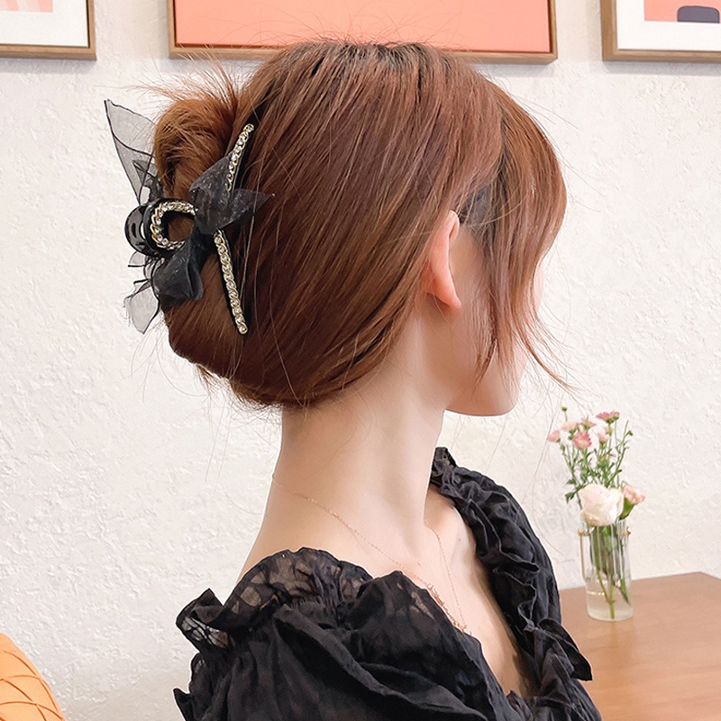 Kẹp tóc hình bướm đính ngọc trai giả thời trang cho nữ
