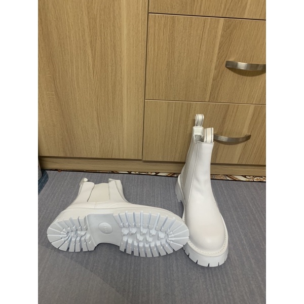 Boot nam trắng siêu phẩm 2022