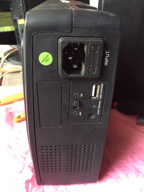 Bộ Lưu Điện UPS có cổng USB Sạc Điện thoại Emerson PSA 600 SoHo