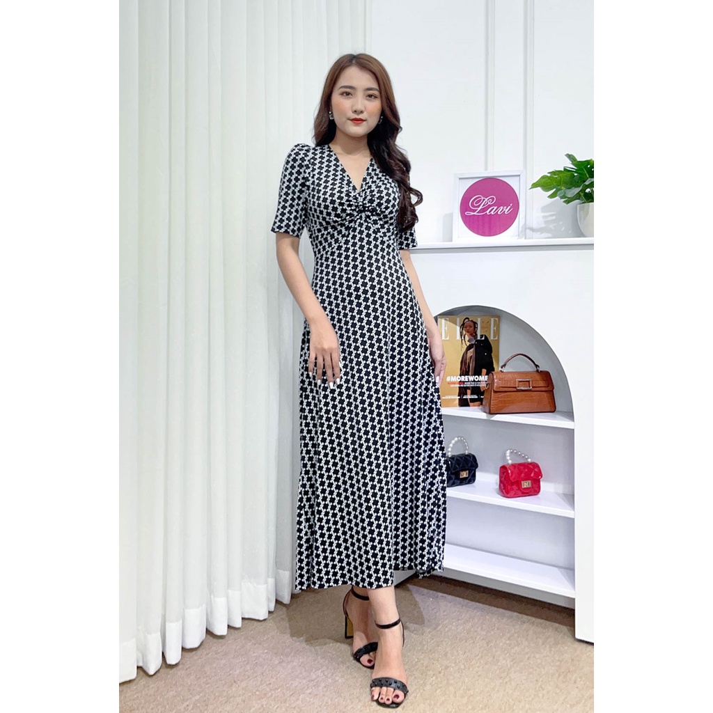 L5052 - ĐẦM THUN MAXI XOẮN EO HỌA TIẾT - Lavi House