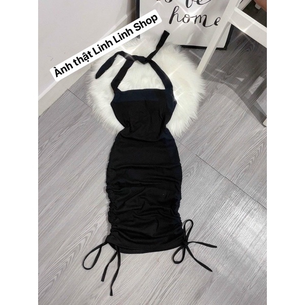 Đầm body cổ yếm